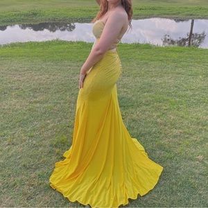 Gorgeous Yellow prom dress